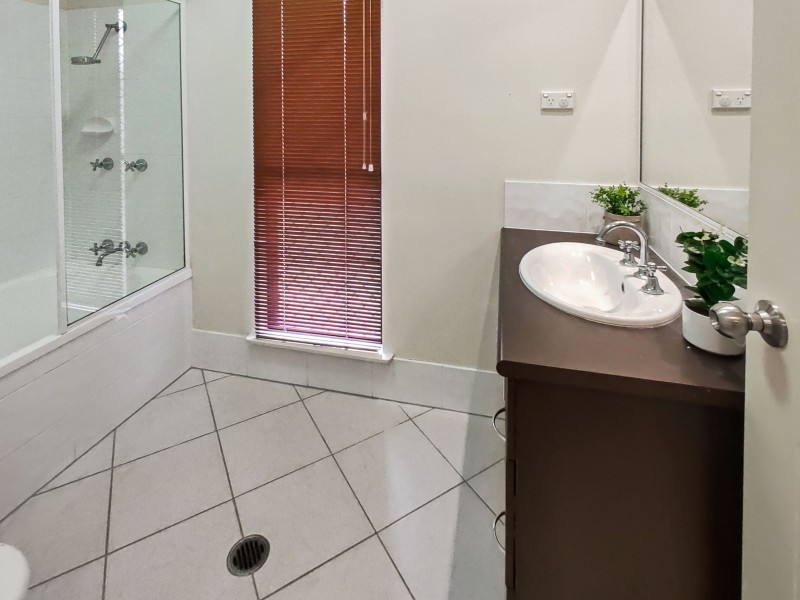 16 Mia Street, Kewarra Beach QLD 4879