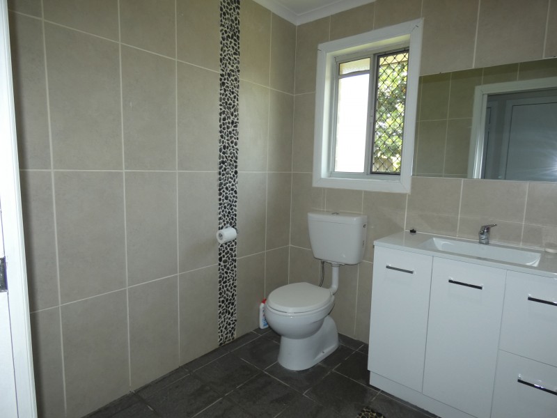 5-7 Burton Close, White Rock QLD 4868