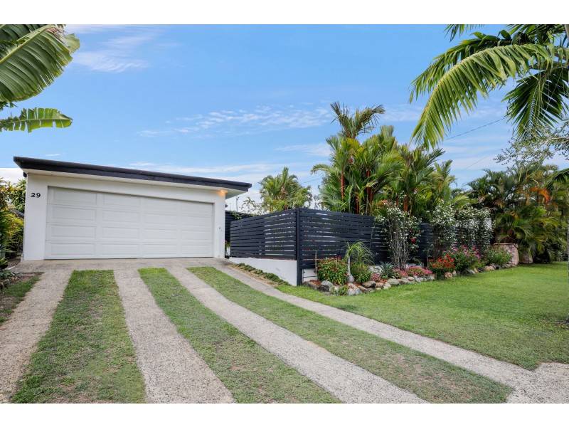 29 Maple Street, Holloways Beach QLD 4878