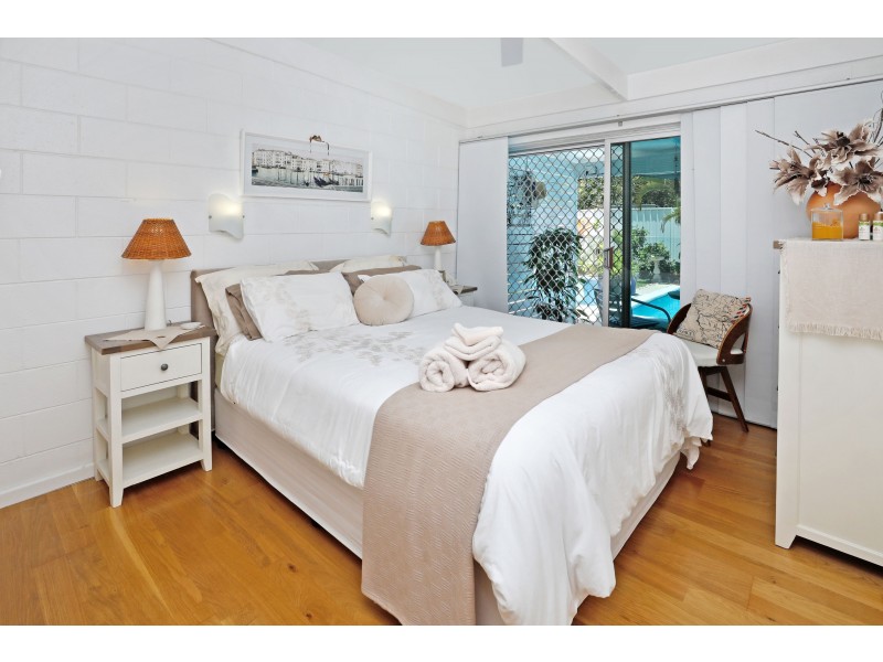 29 Maple Street, Holloways Beach QLD 4878