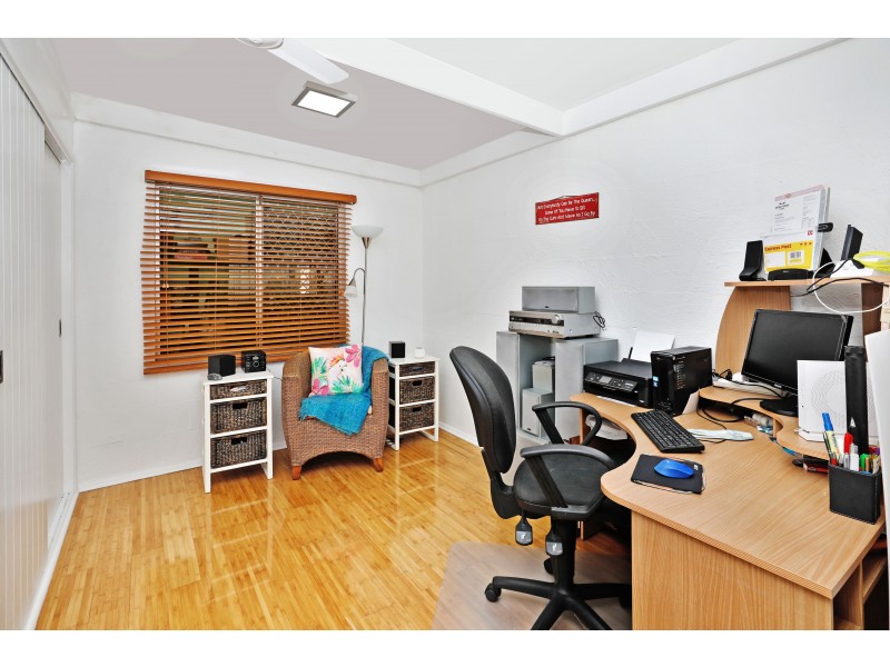 29 Maple Street, Holloways Beach QLD 4878