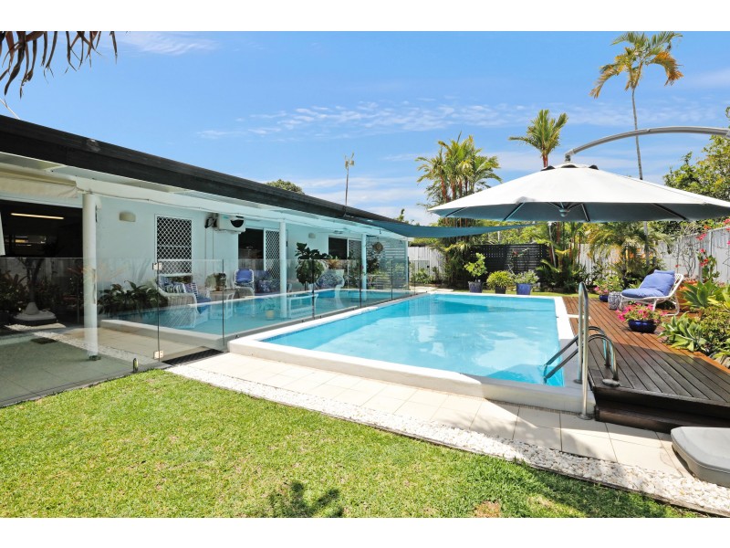 29 Maple Street, Holloways Beach QLD 4878