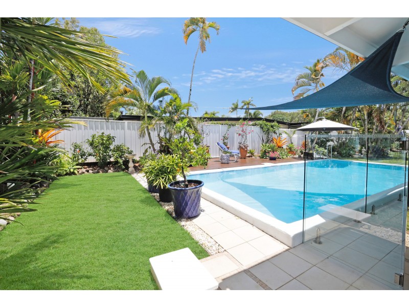 29 Maple Street, Holloways Beach QLD 4878