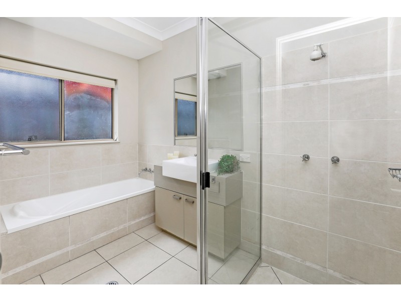 26 Cliffdale Street, Bentley Park QLD 4869