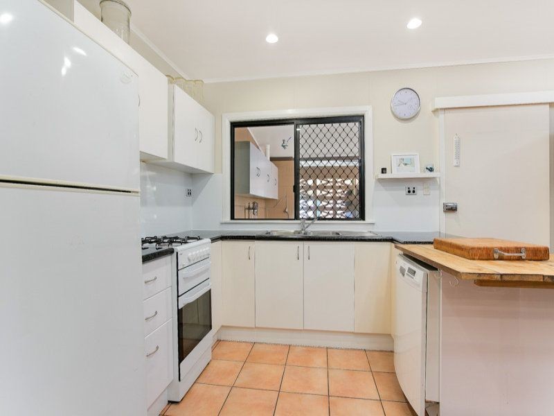 261 Aumuller Street, Westcourt QLD 4870