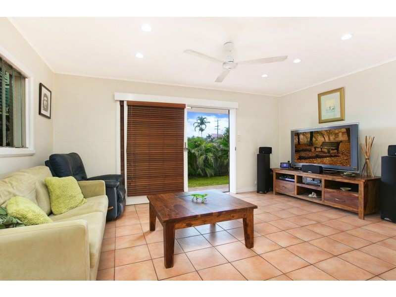261 Aumuller Street, Westcourt QLD 4870