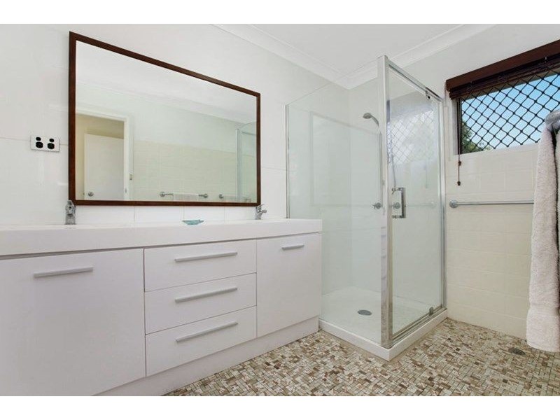 261 Aumuller Street, Westcourt QLD 4870