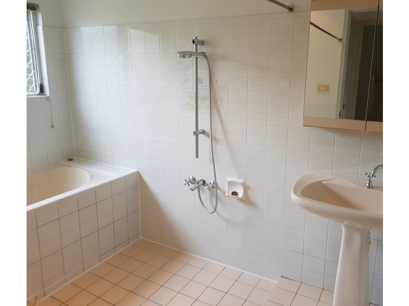 43 Windarra Street, Woree QLD 4868