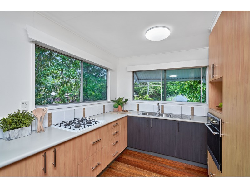 24 Valmadre Street, Caravonica QLD 4878