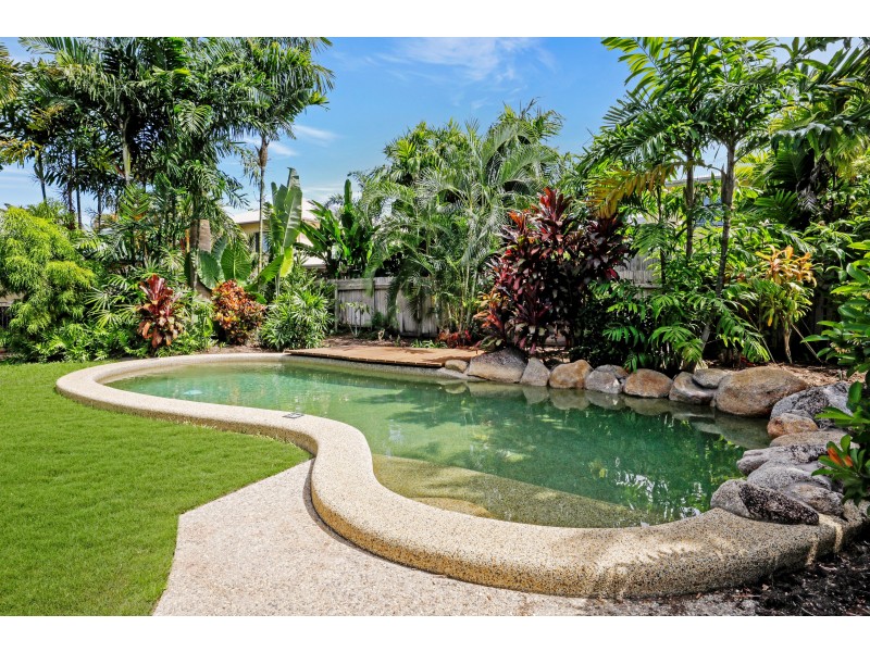 7/71-73 Cedar Road, Palm Cove QLD 4879