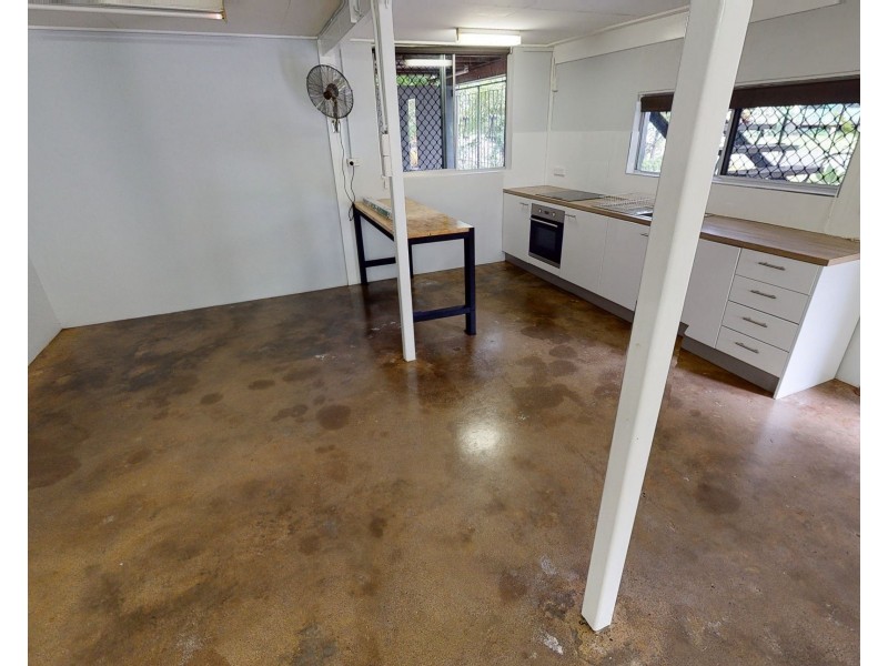 2/24 Valmadre Street, Caravonica QLD 4878