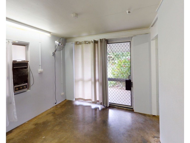 2/24 Valmadre Street, Caravonica QLD 4878
