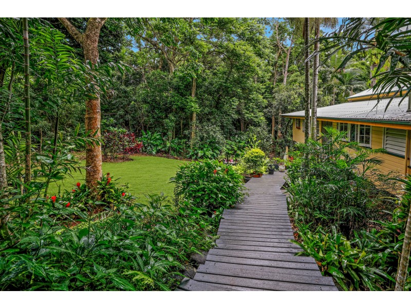 5 Benn Street, Brinsmead QLD 4870
