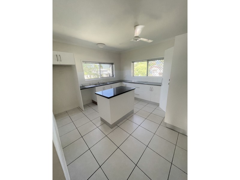 6/306 Pease Street, Edge Hill QLD 4870