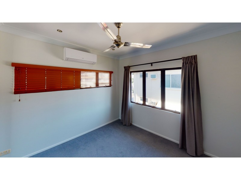 4/279 Lake Street, Cairns City QLD 4870