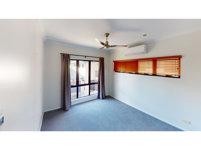 4/279 Lake Street, Cairns City QLD 4870