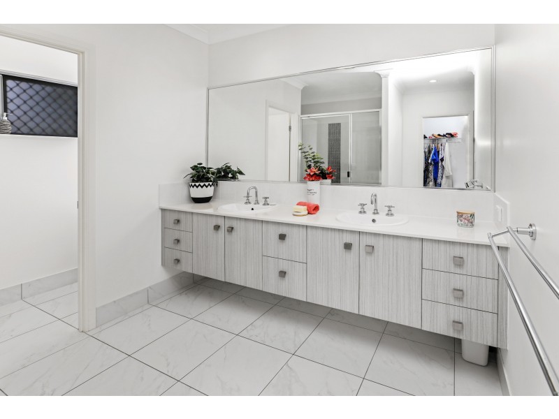 41 Stream Avenue, Kewarra Beach QLD 4879