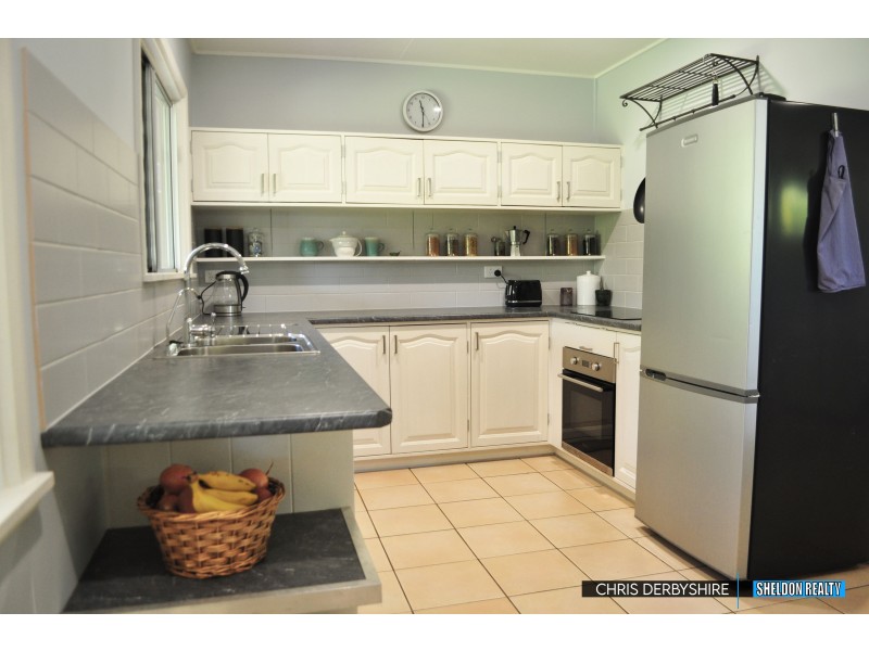 28 Oak Street, Holloways Beach QLD 4878