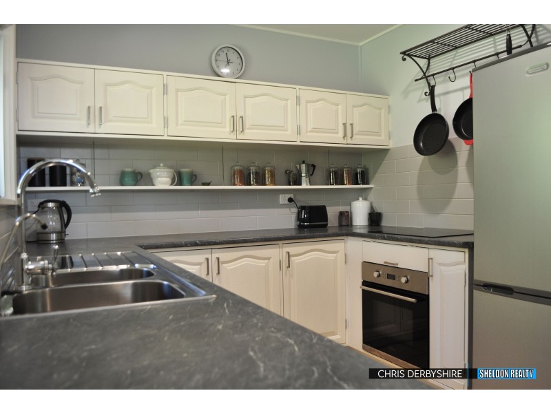 28 Oak Street, Holloways Beach QLD 4878