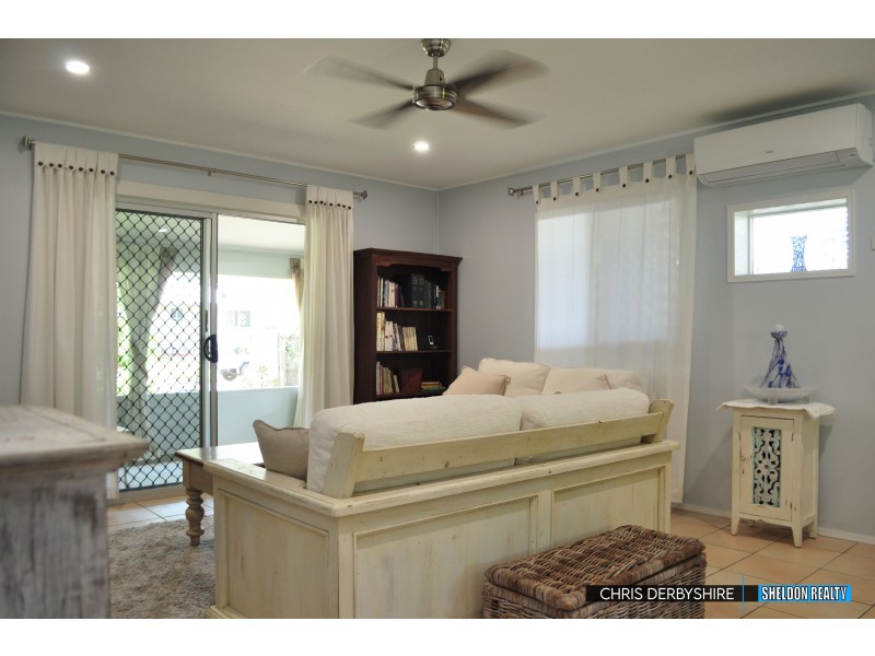 28 Oak Street, Holloways Beach QLD 4878