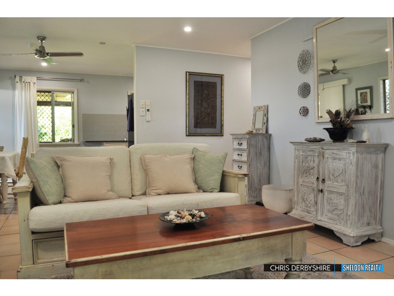 28 Oak Street, Holloways Beach QLD 4878