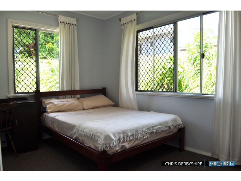 28 Oak Street, Holloways Beach QLD 4878