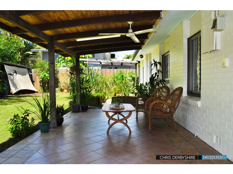 28 Oak Street, Holloways Beach QLD 4878