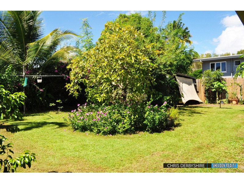 28 Oak Street, Holloways Beach QLD 4878