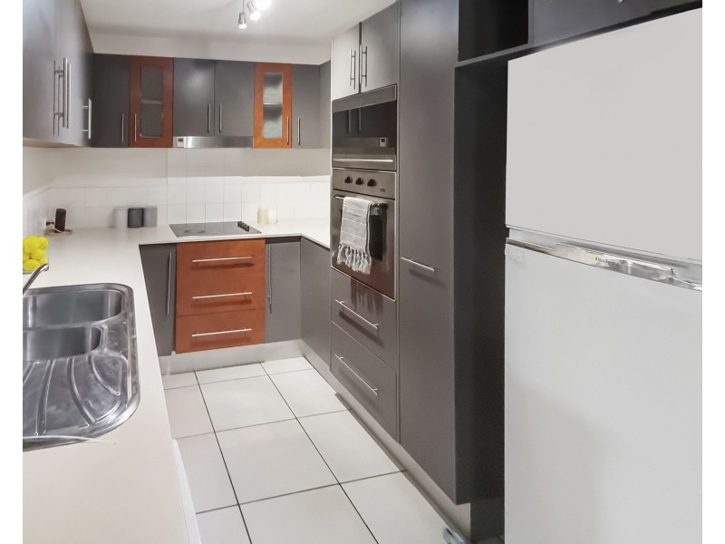 2/112 Sheridan Street, Cairns City QLD 4870