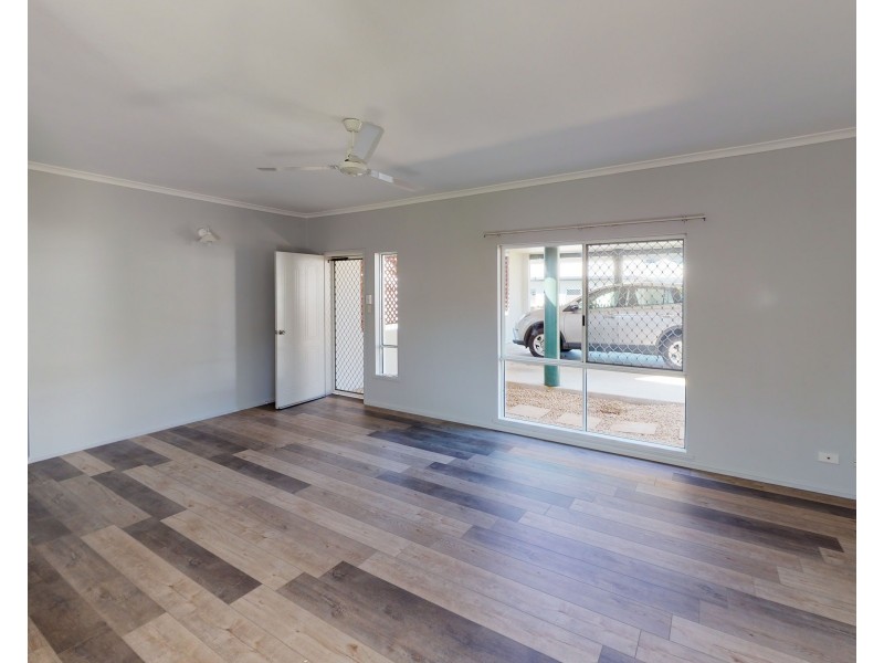 8 Wooley Close, Kanimbla QLD 4870