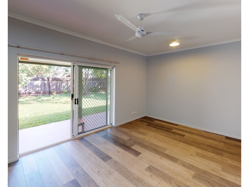 8 Wooley Close, Kanimbla QLD 4870
