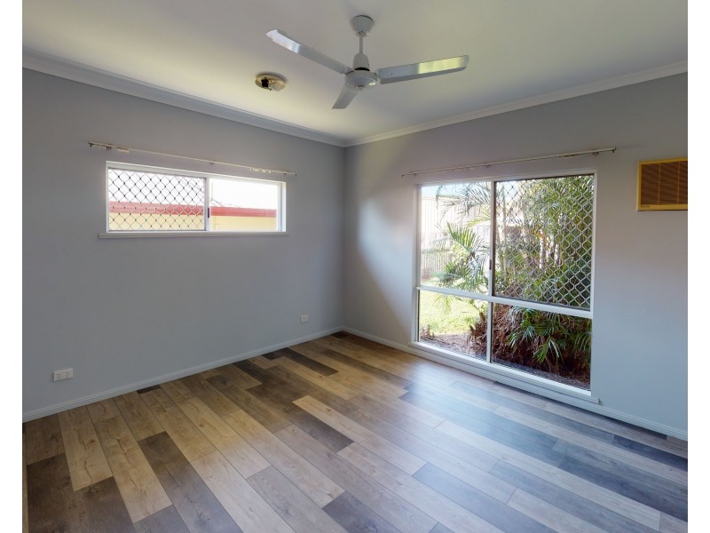 8 Wooley Close, Kanimbla QLD 4870