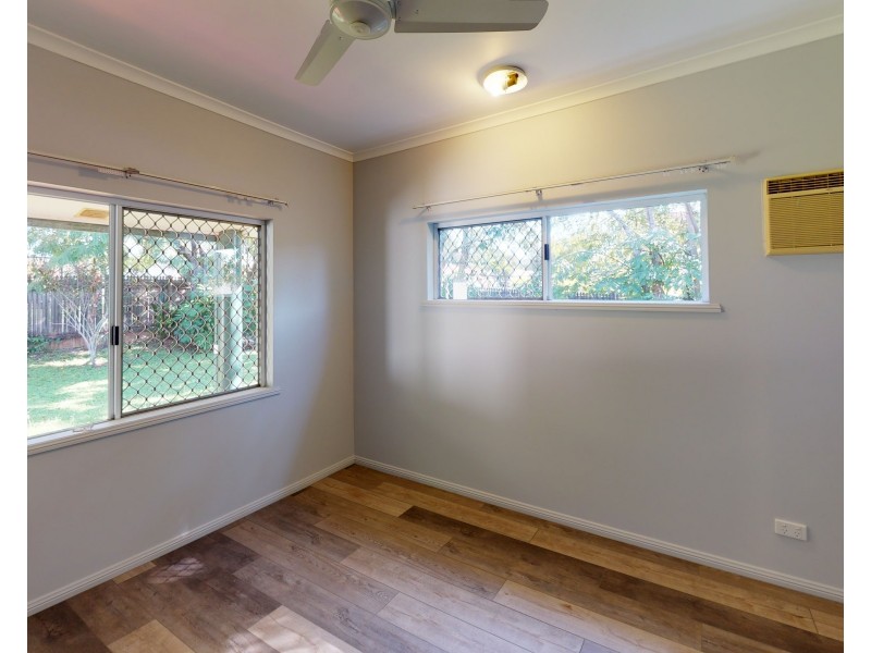 8 Wooley Close, Kanimbla QLD 4870