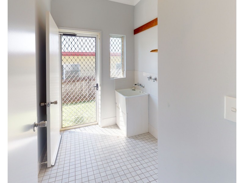 8 Wooley Close, Kanimbla QLD 4870