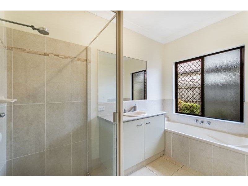 7 Roderick Street, Bentley Park QLD 4869