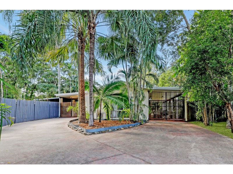 2 Wallum Close, Holloways Beach QLD 4878