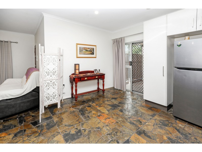 2 Wallum Close, Holloways Beach QLD 4878