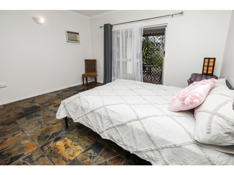 2 Wallum Close, Holloways Beach QLD 4878