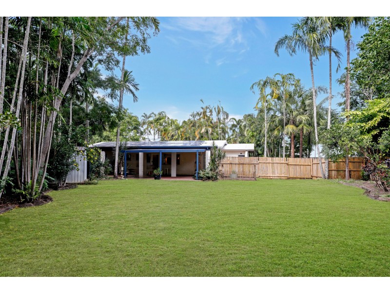 2 Wallum Close, Holloways Beach QLD 4878