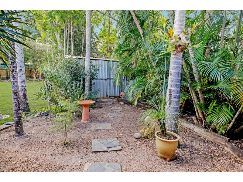 2 Wallum Close, Holloways Beach QLD 4878