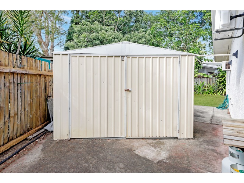2 Wallum Close, Holloways Beach QLD 4878