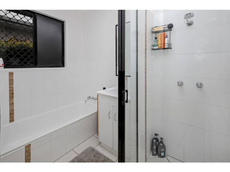 27 Charnley Avenue, Bentley Park QLD 4869