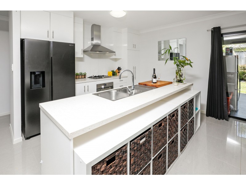 25 Carter Close, Smithfield QLD 4878