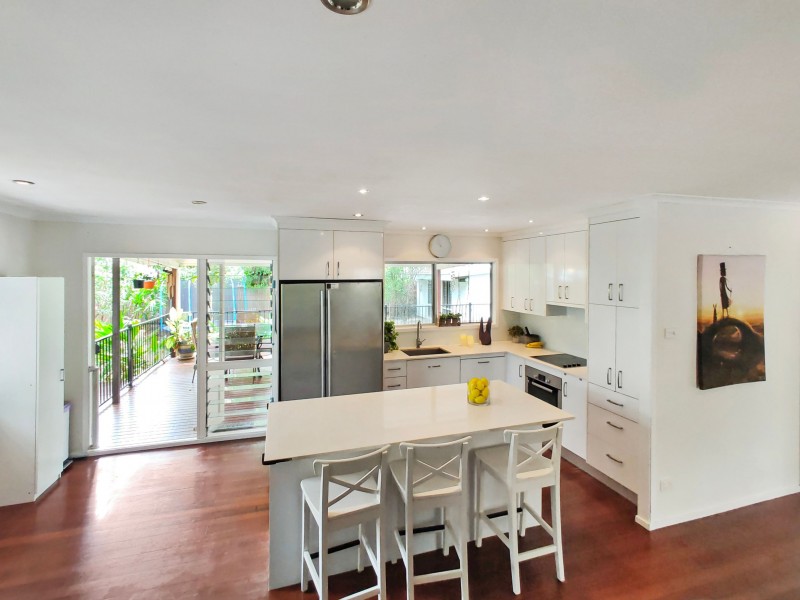 37 Clifton Road, Clifton Beach QLD 4879