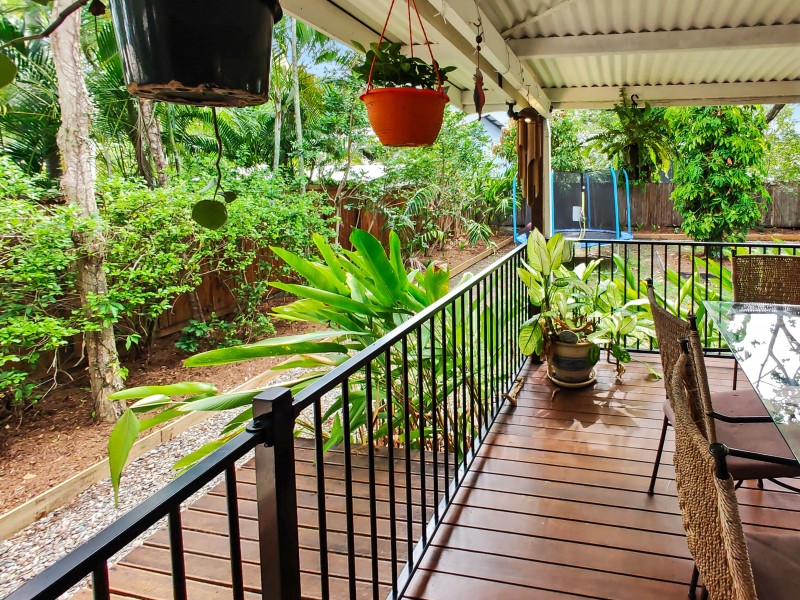 37 Clifton Road, Clifton Beach QLD 4879