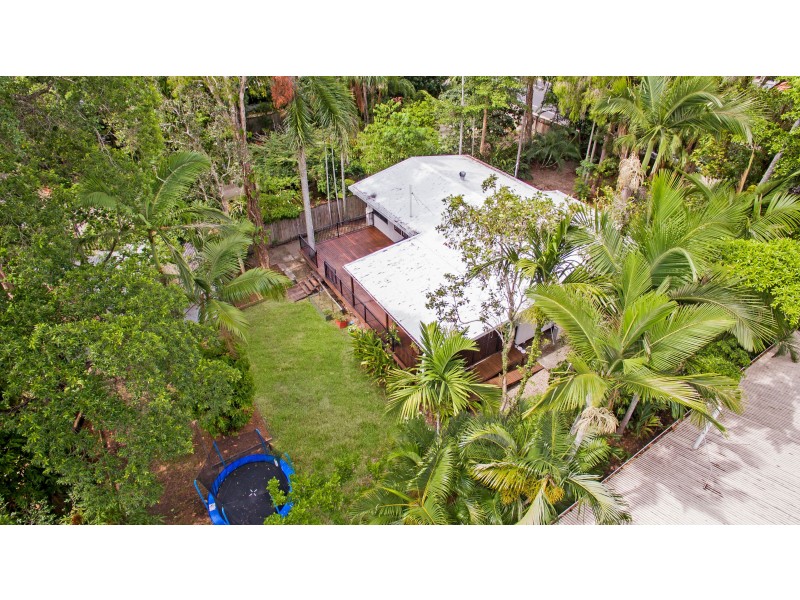 37 Clifton Road, Clifton Beach QLD 4879