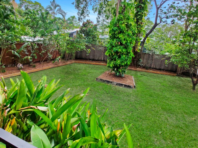 37 Clifton Road, Clifton Beach QLD 4879