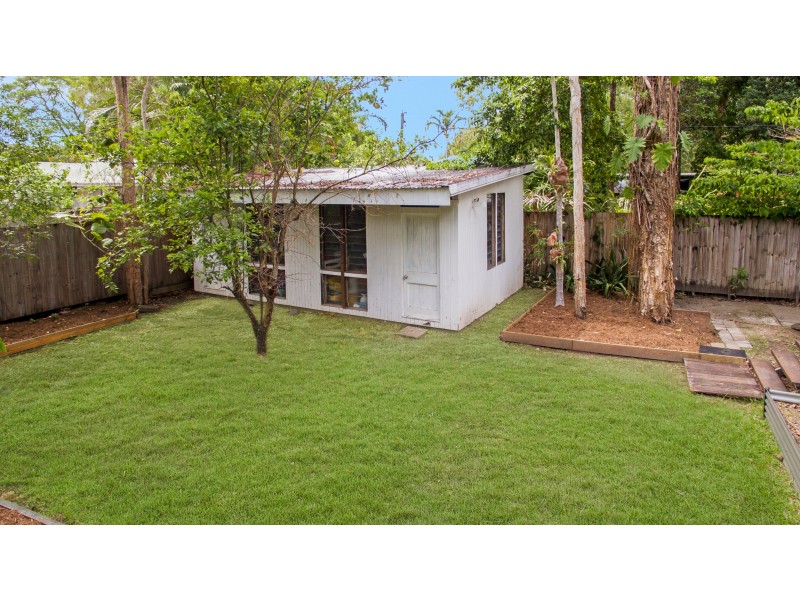 37 Clifton Road, Clifton Beach QLD 4879