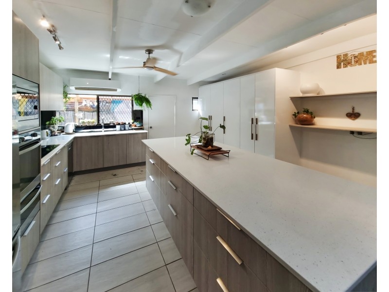 36 Bamboo Street, Holloways Beach QLD 4878