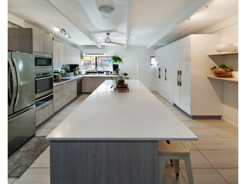 36 Bamboo Street, Holloways Beach QLD 4878
